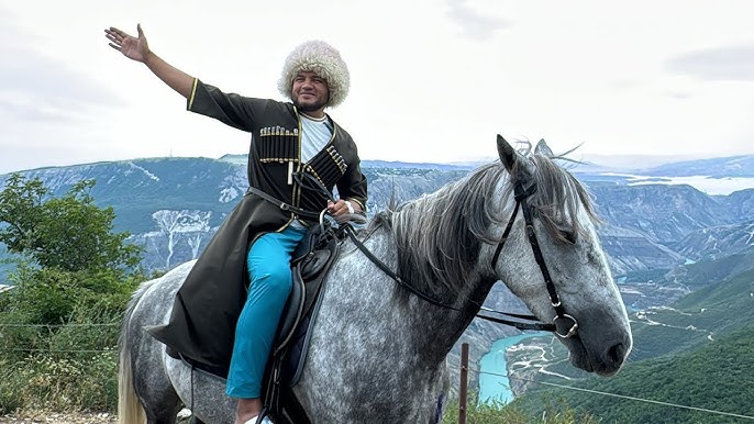 pornografiya Rojdestvo daraxti qoshiqchisi