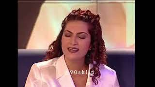 Ebru Yaşar - Yalan Unuttum Seni (90'lar) Canlı Performans Resimi