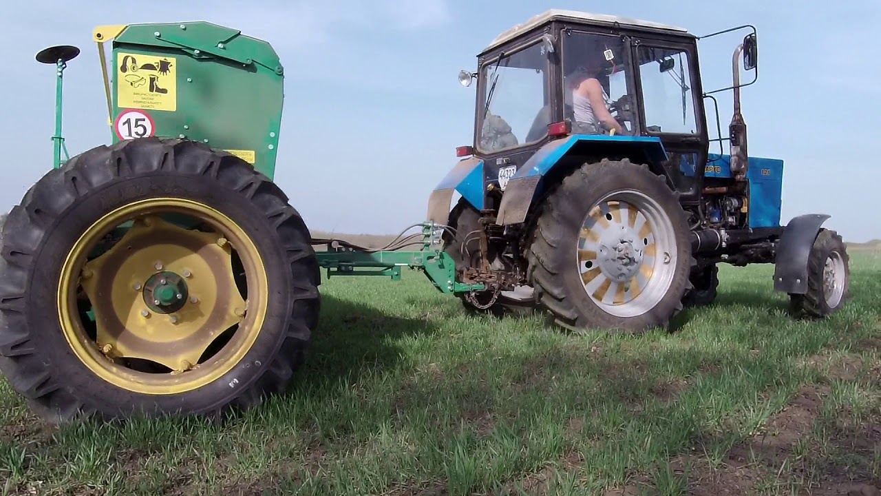 Подкормка озимой пшеницы карбамидом новой сеялкой Титан 420 от Харвест