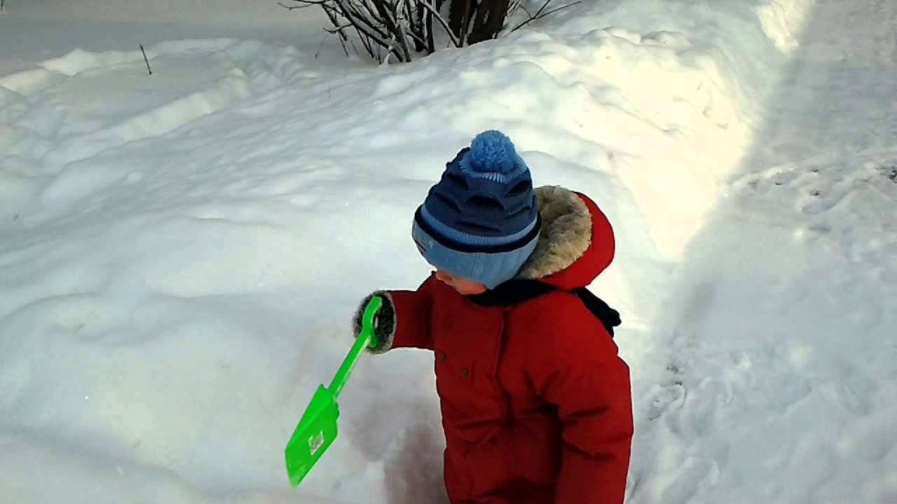 9.12.2012 Прогулка с Глебом в магазин