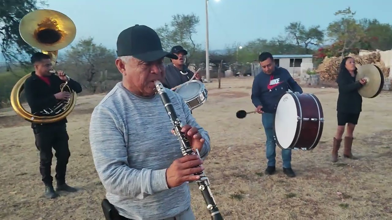 Rancho tecomate 🔫 le tocó sus mañanitas 31-12-25
