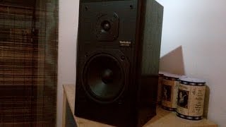 Subwoofer Test - WHERE EARPHONES!!!
In this video i test out my dads sub whoofers, make sure to where earphones. If you enjoy make sure to like and subscribe :) I also do not own any of the songs played so all credit goes to owners. Subwoofer Test - WHERE EARPHONES!!!