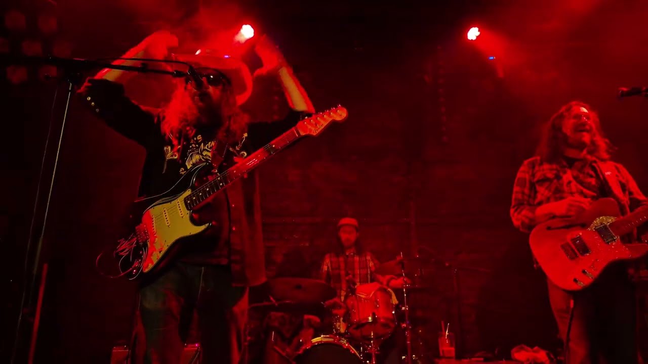 Watch PAUL BENJAMAN BAND & JESSE AYCOCK - 2026 // Sneaker on YouTube Watch PAUL BENJAMAN BAND & JESSE AYCOCK - 2026 // Sneaker on YouTube