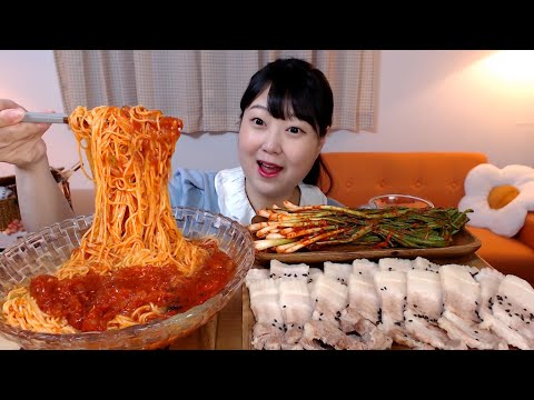 매콤달콤 양념게장 비빔국수 삼겹살수육 파김치 요리 먹방 Spicy Marinated Crab <strong>Bibim</strong> noodles Green onion Kimchi Mukbang
