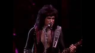 KISS-Fits Like A Glove Music Video