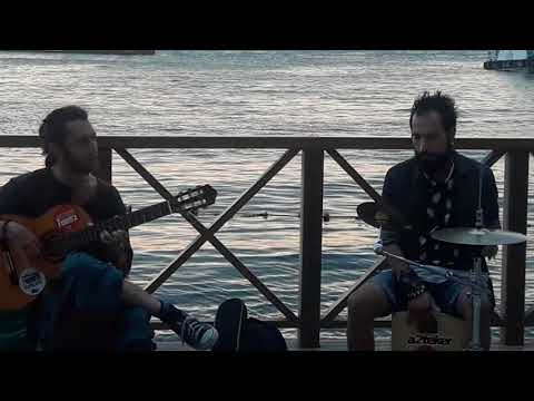 Alsancak Pasaport canlı müzik eşliğinde günbatımı " Yiğidim Aslanım" cover izmir