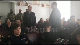 В Хабаровском крае начальника ГИБДД задержали прямо на занятиях о коррупции (видео задержания)