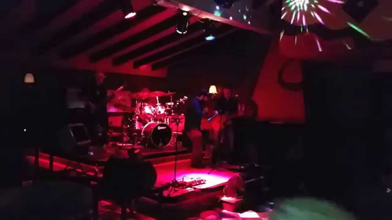 Dennis Band - Superstitious + Long Train Running