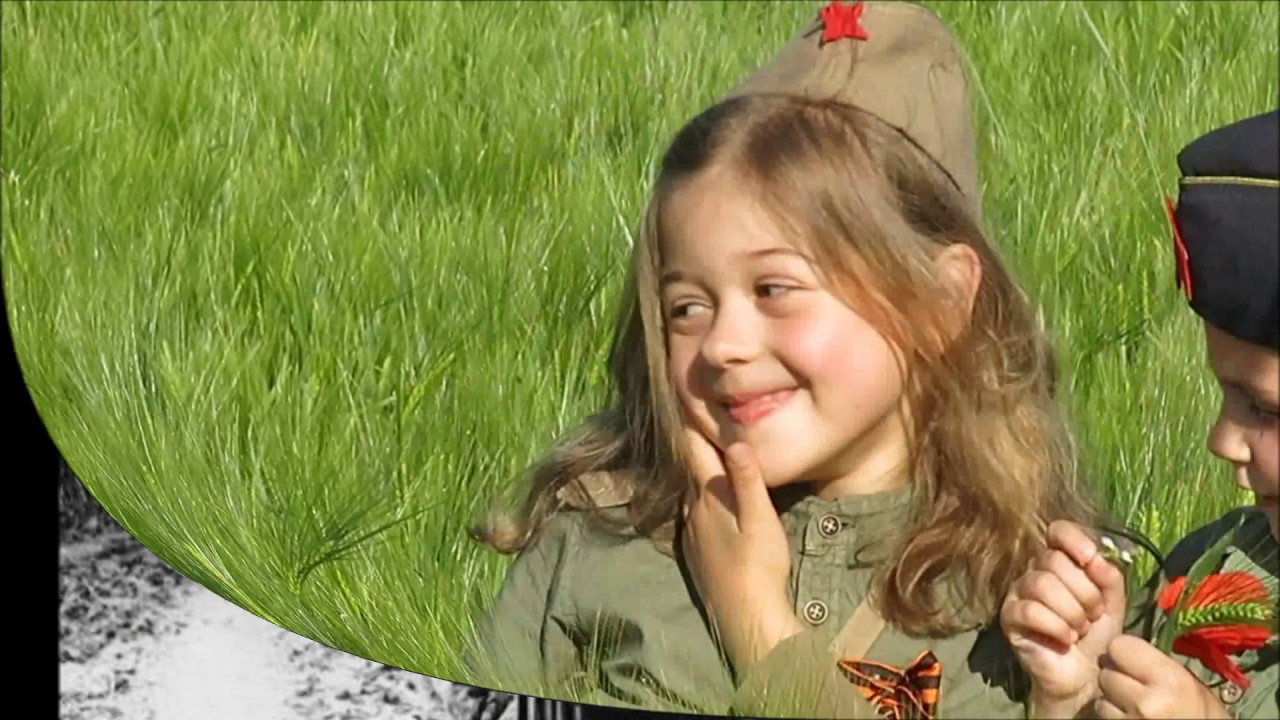 Bambini in Italia festeggiano 9 maggio