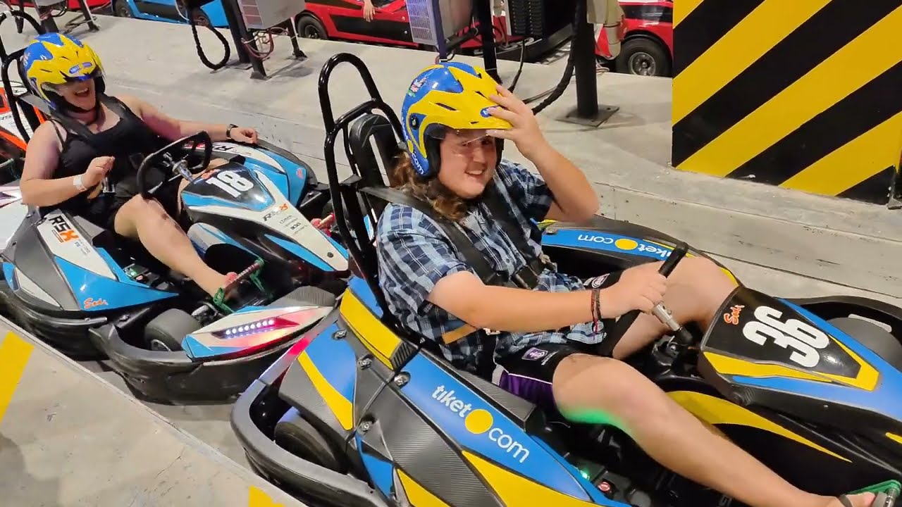 Simulasi Gokart Listrik Grand Prix Formula E Rides Trans Studio Bali 2023