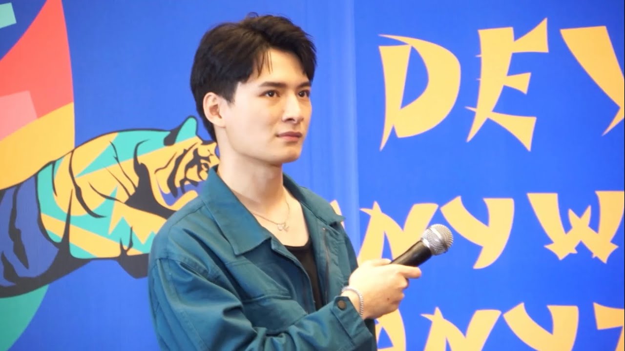 คริส พีรวัส รวมพลพูดคุยกับแฟนคลับ @ #DevyxKrist