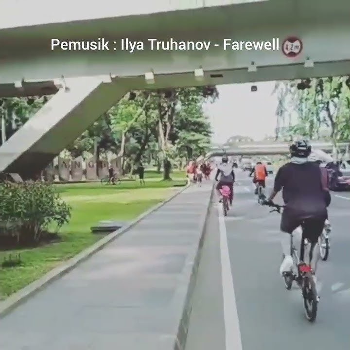Batita / balita ( Prigel ) dan ibu bersepeda pagi di Semanggi Jakarta           🙏Please Subscribe🙏