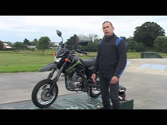 affald kapitalisme Kvittering Kawasaki D-Tracker 125 review - YouTube