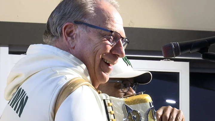 Tom Izzo breaks out the accordion at his annual holiday radio show, Nick Sanders shows off piano ski