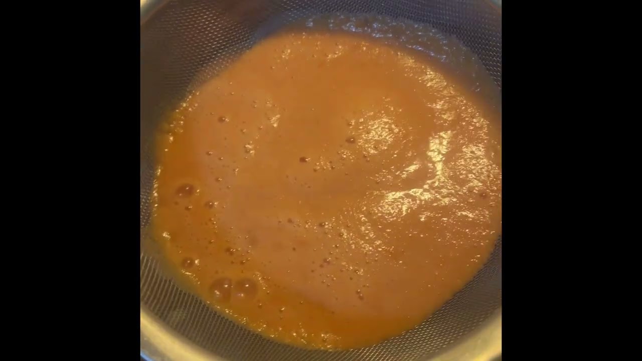 Cómo hacer tortitas de carne de res deshebrada y capeadas; en salsa de tomate!