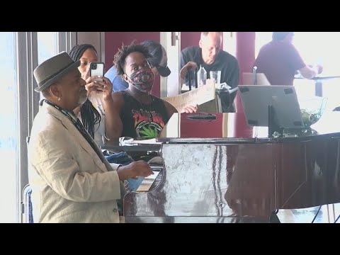 Atlanta airport pianist gets $60,000+ tip hqdefault