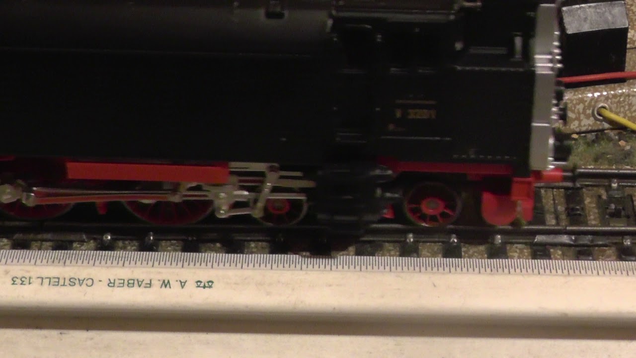 BR V32 DRG (Märklin 3420) in Langsamfahrt bei FS 4.