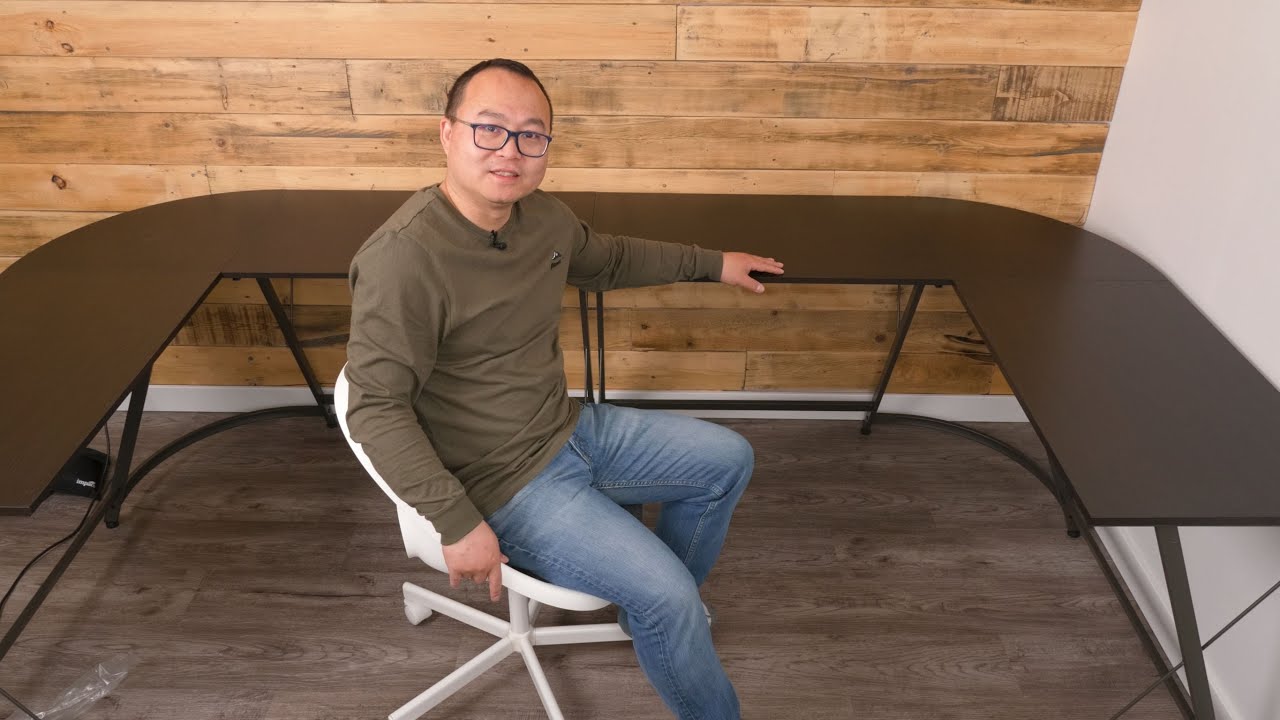 SHW Gaming Desk Unboxing, Assembling, Review