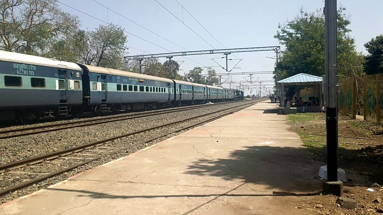 Itarsi wdm3a and 3d twins with mumbai - patliputra super fast express