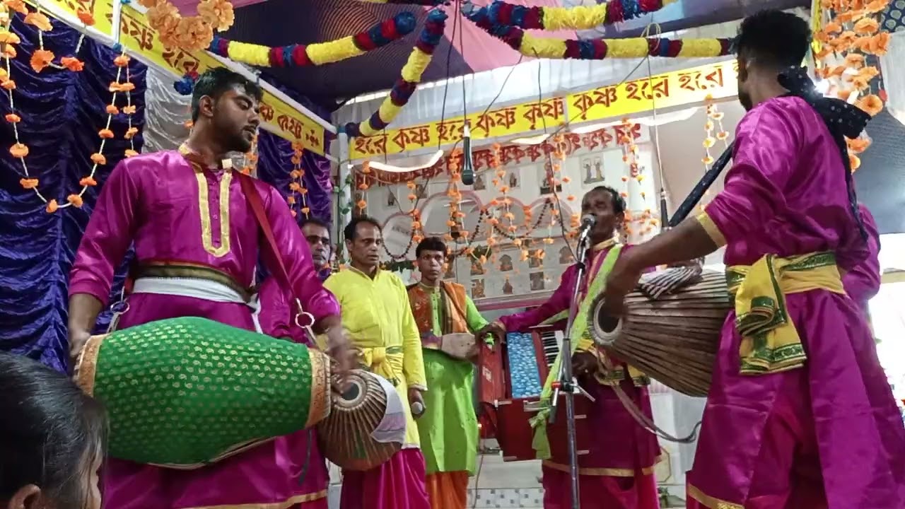 🌹 রাধে রাধে 🙏 দারুন একটি মর্ডান সুরে কৃষ্ণনাম গেয়েছেন। নিত্যানন্দ সম্প্রদায় বোকাজন আসাম।9707157251
