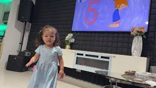 yoga para peques yoga para niños #baby @Nicolleenmiami