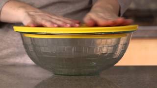 Pyrex - Textured Mixing Bowls 2.5 Qt Brick