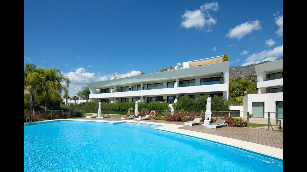 Spectacular modern penthouse with panoramic sea views in Reserva de