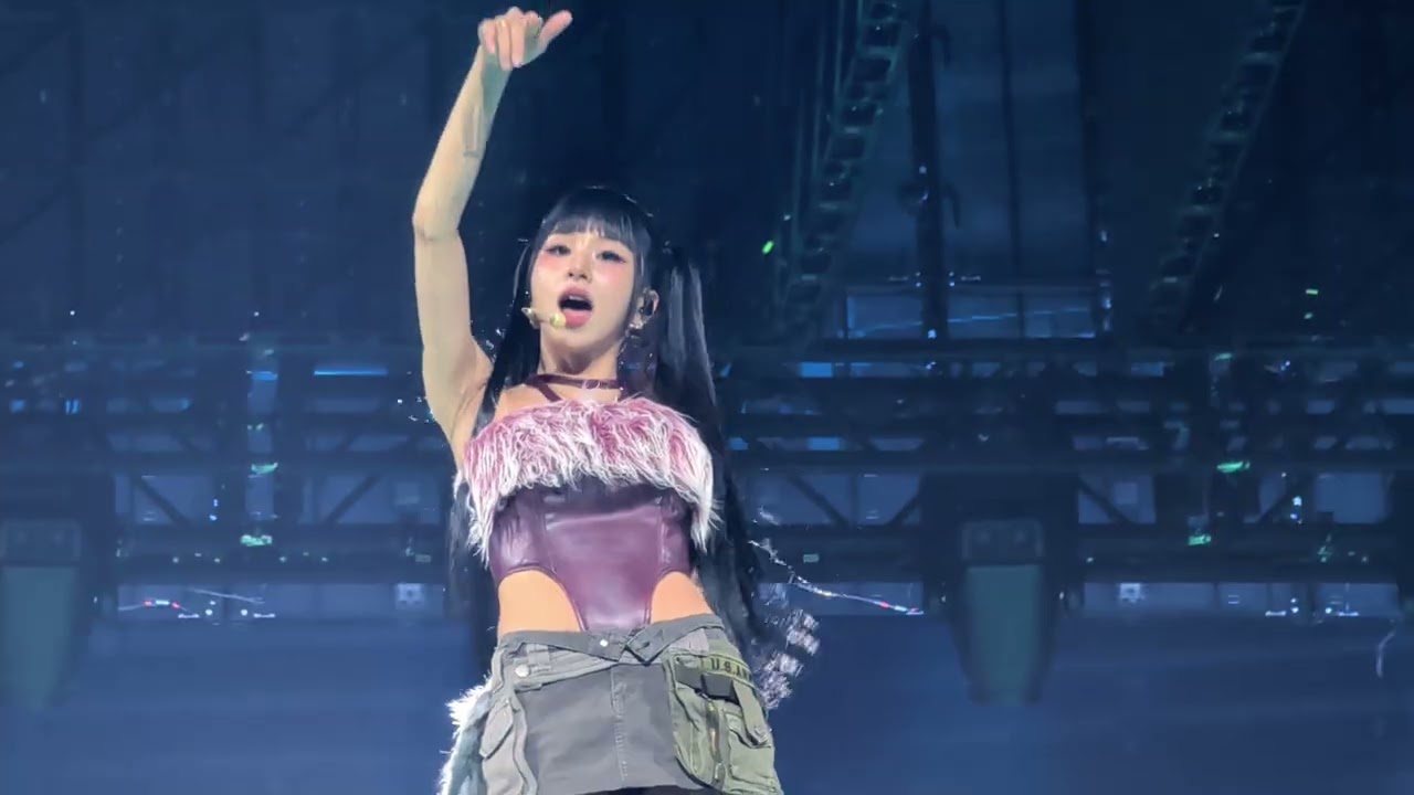 Twice Day 1 at The Kia Forum - Takedown (Kpop Demon Hunters) (4k Fancam)