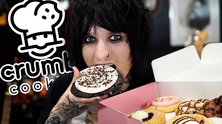 Trying Benson Boone's Crumbl Cookie Collab
