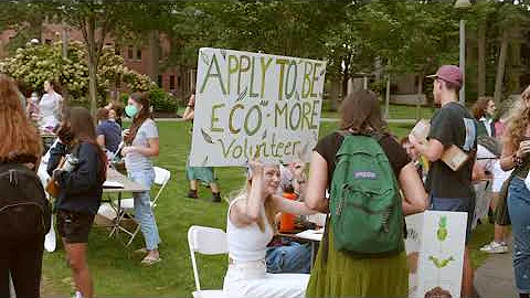 The Club Fair | Skidmore College Traditions