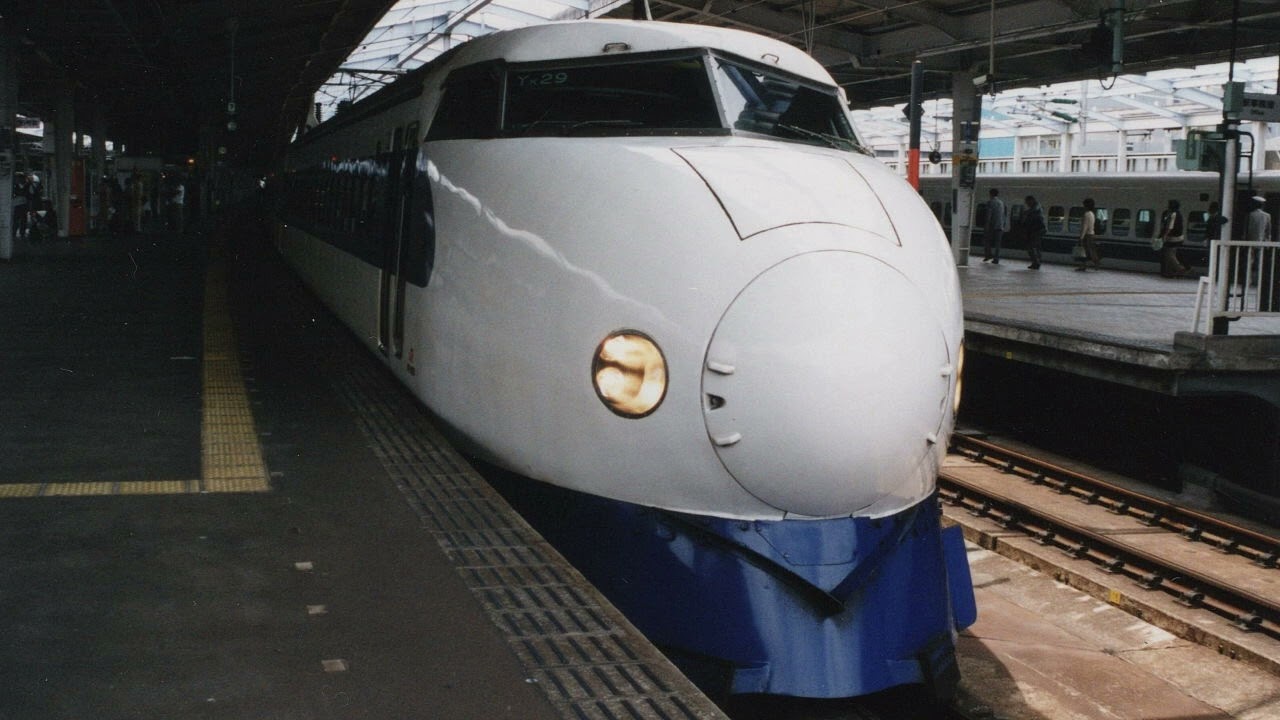 新大阪駅を出発する0系こだま414号（25－2711添乗音