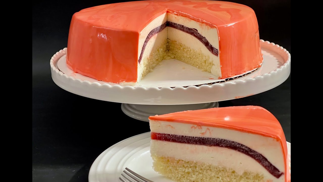 كيك موس الشوكولاتة البيضاء مع طبقة المرآة العاكسة White Chocolate Mousse Cake with Mirror Glaze