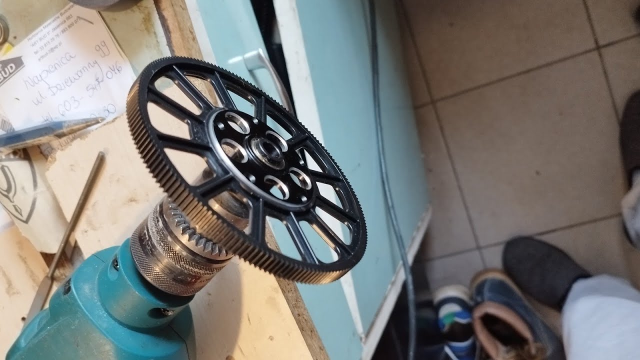 Warsztat: Align TRex 600 main wheel Holder doesn't fit equally. Wheel woobling cause. How to fix.