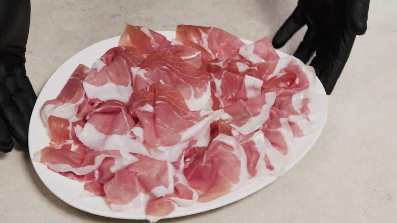 Come tagliare un prosciutto crudo