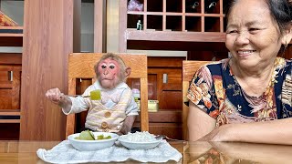 Bibi and Grandma enjoy simple gourd soup but full of love!