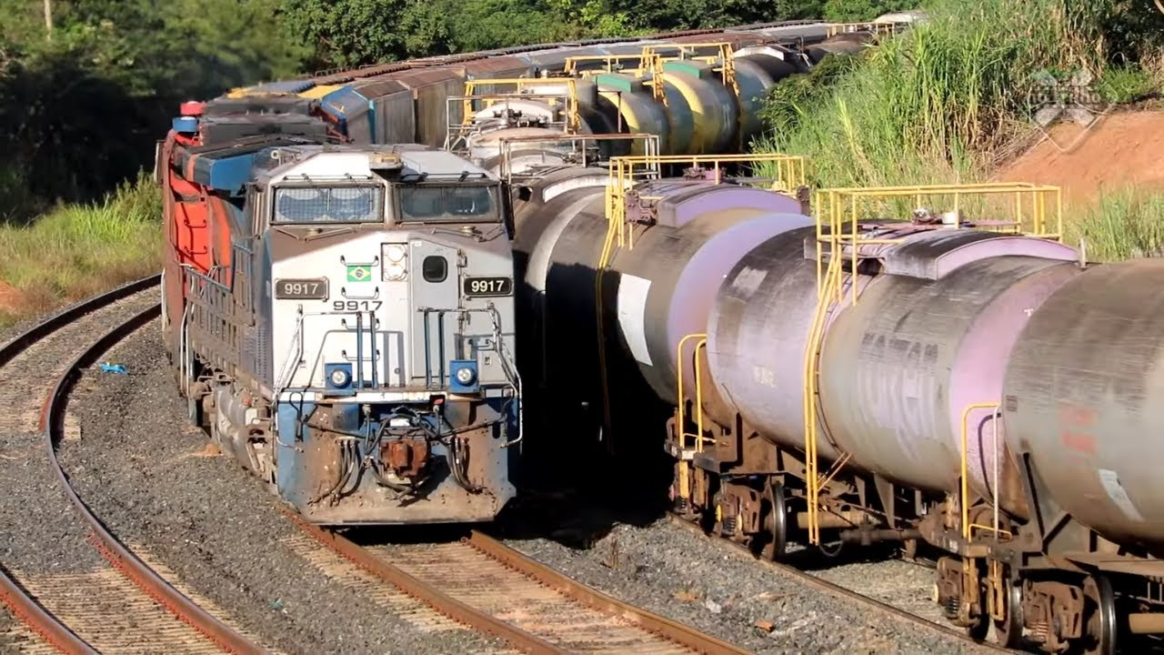 Trens no Entroncamento da Ferrovia Norte-Sul em Estrela D'oeste (SP)