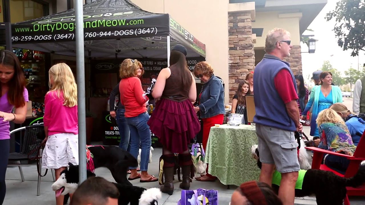 HOWloween Yappetizers Dirty Dogs (Torrey Hills Center) Carmel