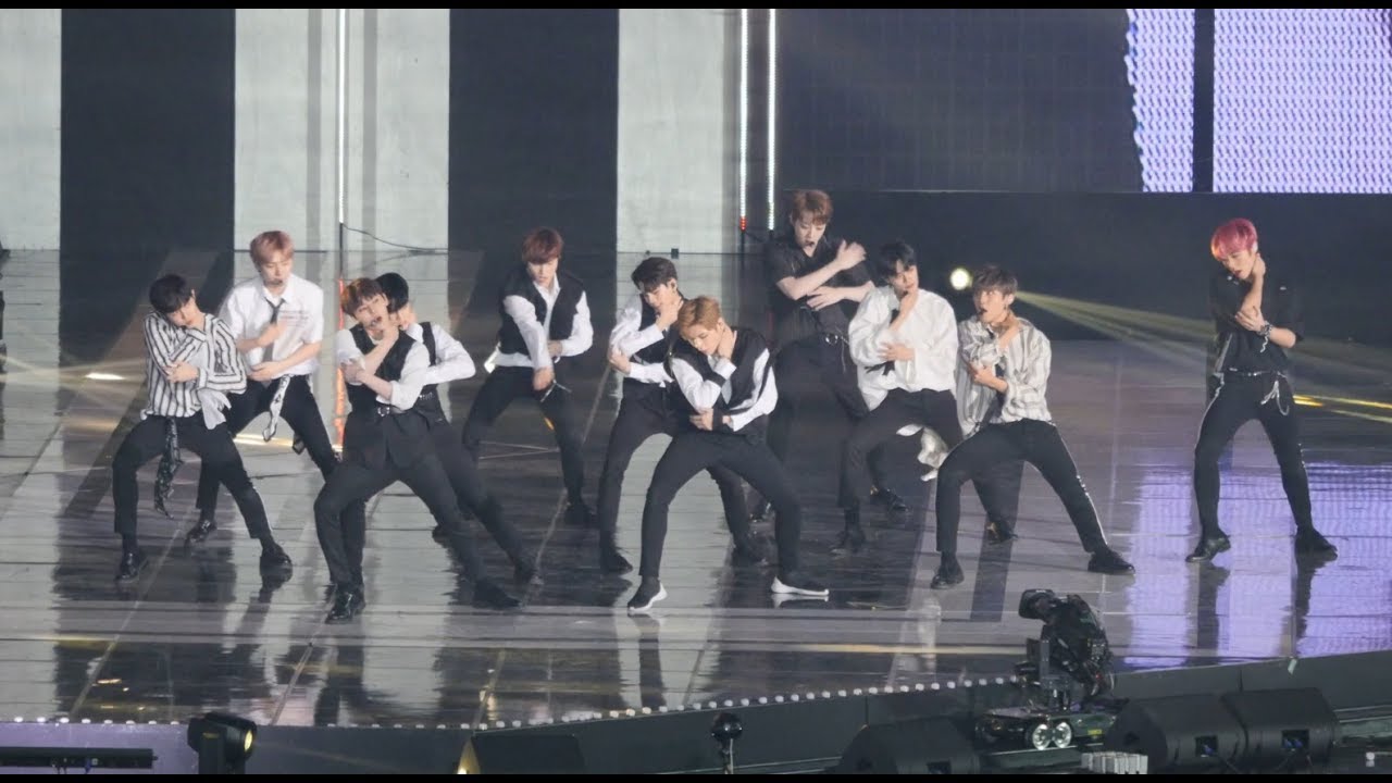 180801 워너원(Wanna One) 켜줘 (Light) [4K] 직캠 Fancam (코뮤페) by Mera