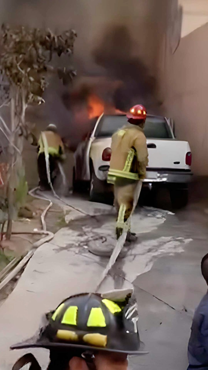 Bomberos de Tijuana evitan tragedia en la 5 y 10
