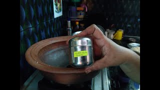 chicken masala powder made in a clay pot