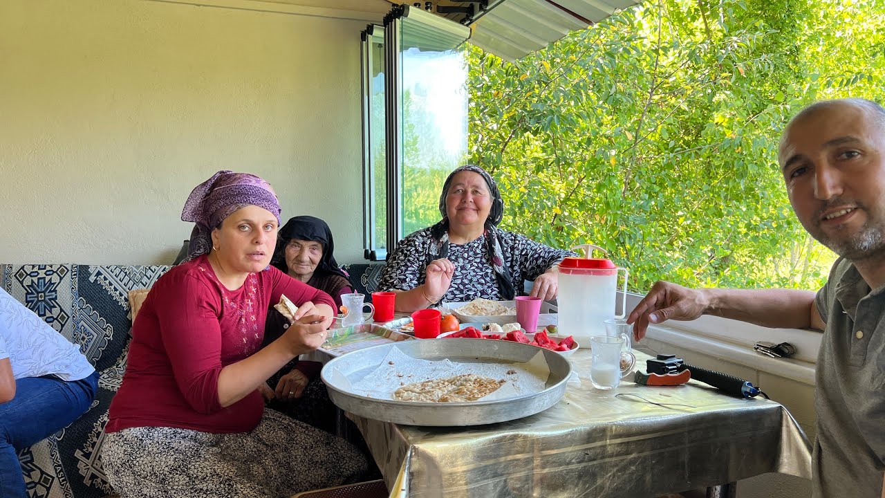 Bahçe de etli ekmek misafirimiz var