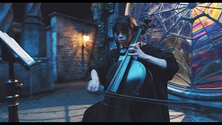 Уэнсдэй играет на виолончели (Уэнсдэй 2022)