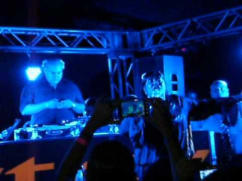 DJ Emil Cedeo & RETRO FLASHBACK (Feat. NAYOBE) PLE...