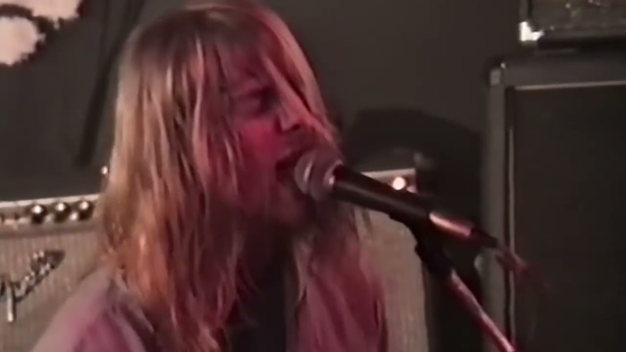 NIRVANA | Molly's Lips Live In Austria 1989