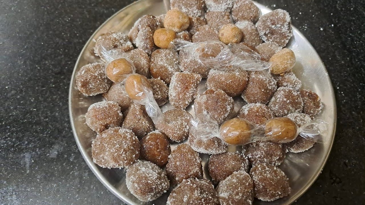 सबकी और मेरे बचपन की याद को ताजा करने वाली इमली की खट्टी-मीठी गोली।