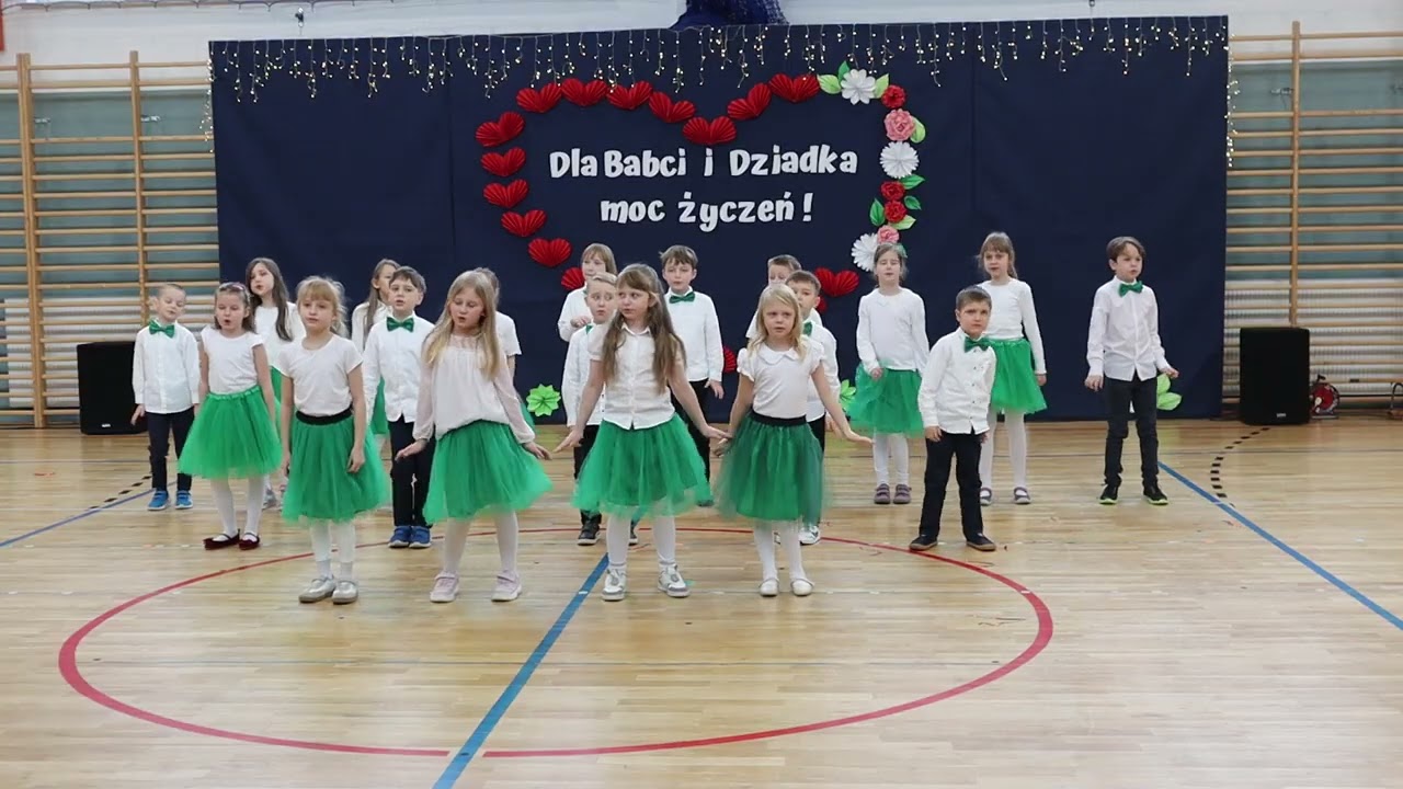 Dzień Babci i Dziadka występ kl  I