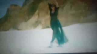 Demet Akalın - Esiyor
