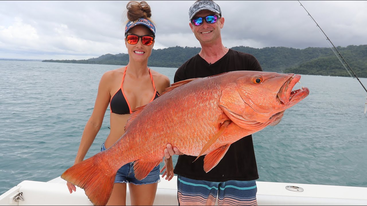 MONSTER Cubera Snapper and Roosters of Costa Rica - Fishing with Luiza
