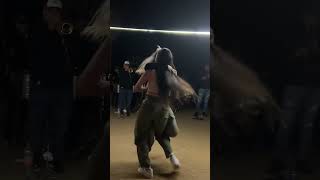 Mujer Bailando Excelente