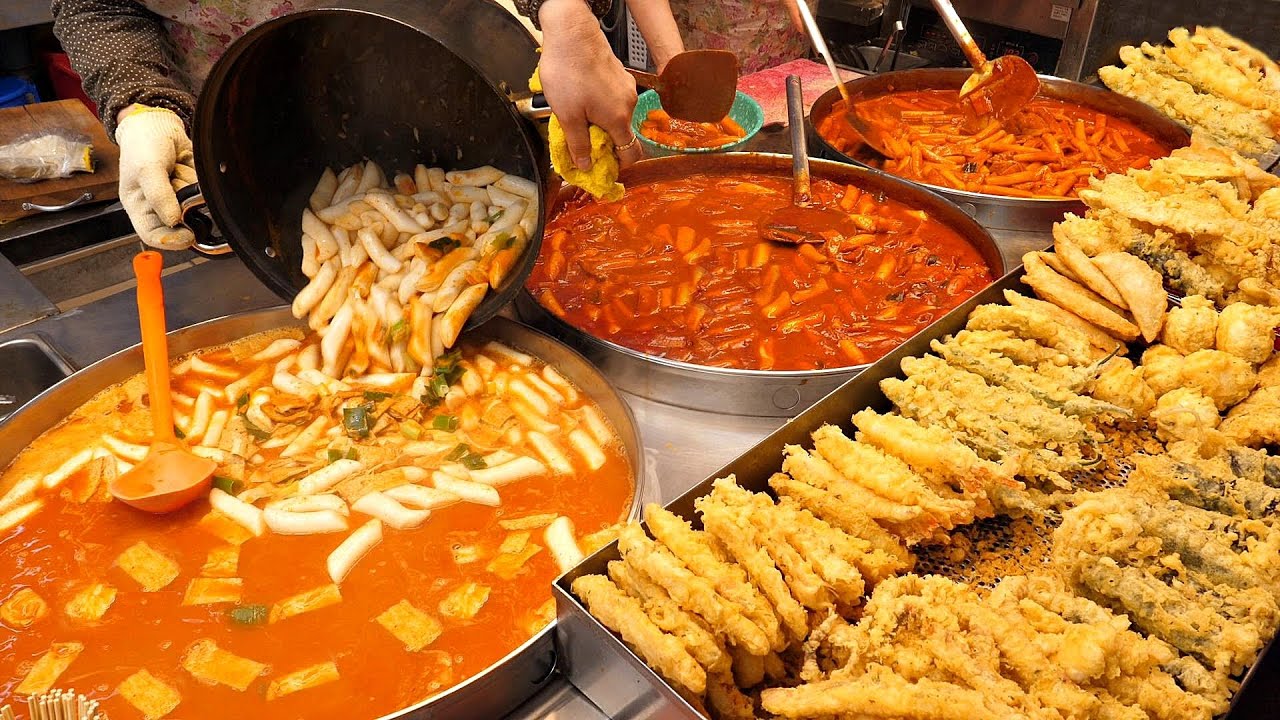 ⁣팔리는 양이 역대급! 아침부터 줄서서 먹는? 떡볶이, 순대, 튀김 길거리음식 몰아보기 / spicy rice cake Tteokbokki / Korean Street Food